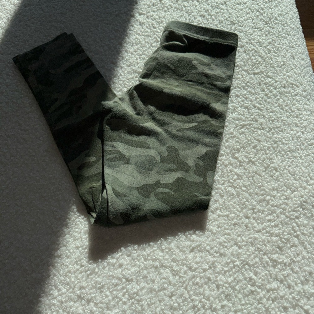 Old Navy Green Camo Kids Leggings